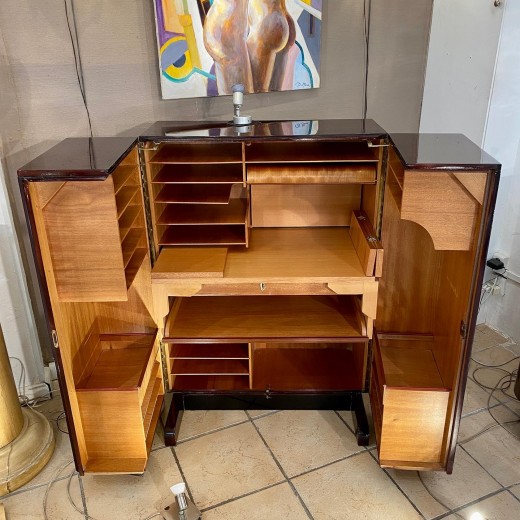 Cubic secretary in Rosewood from Rio...